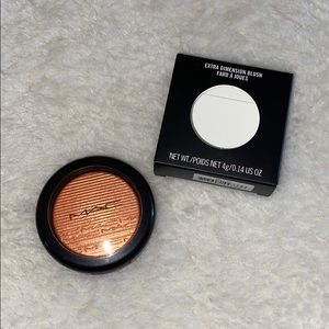 BNIB Mac Extra Dimension Blush Telling Glow
